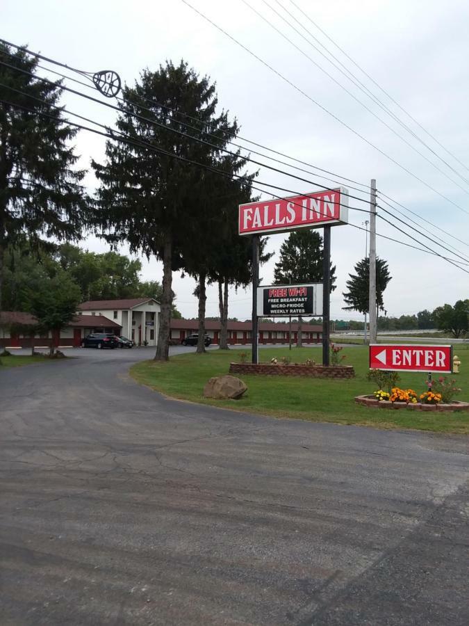 Falls Inn Newton Falls Exterior foto
